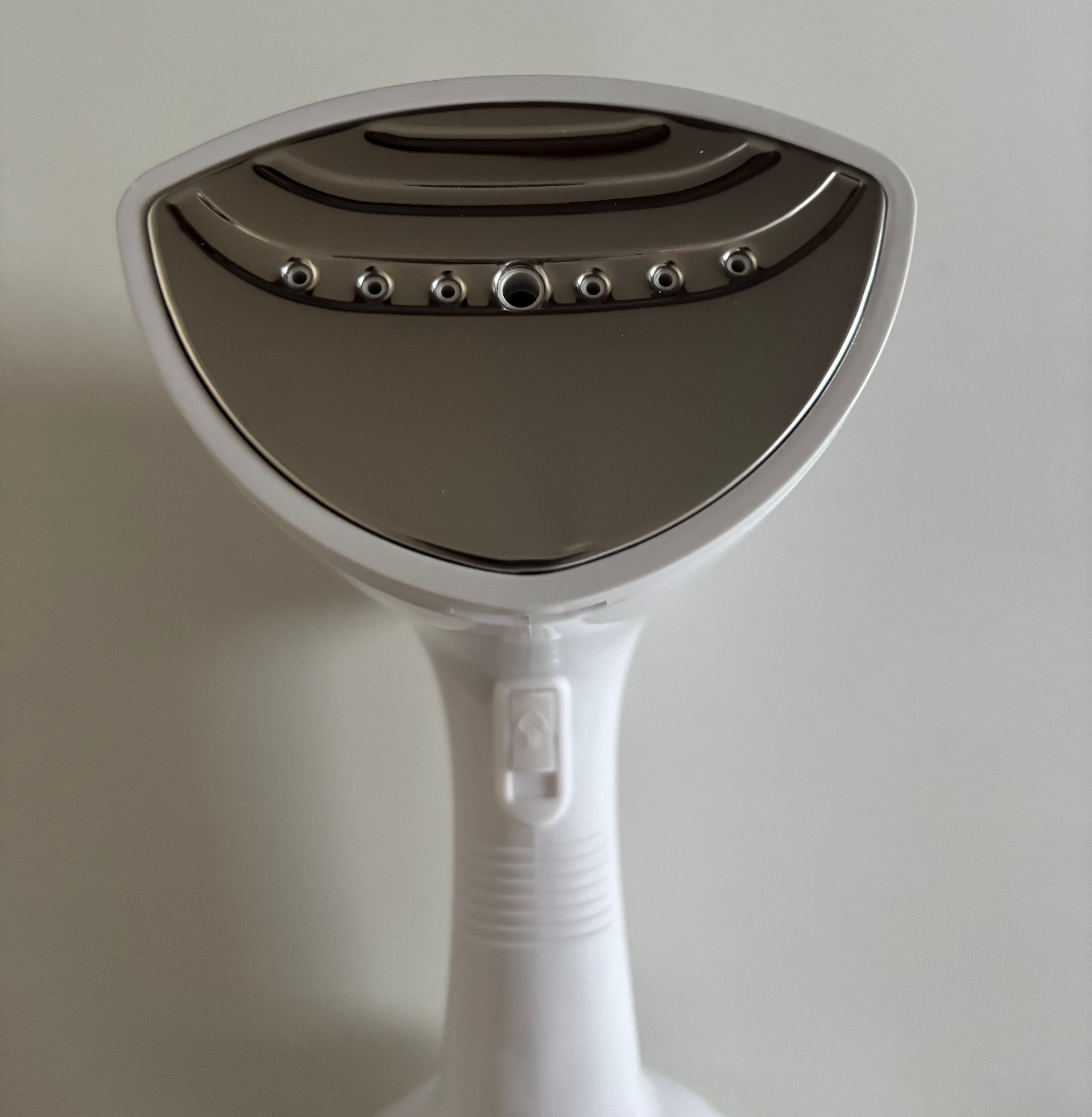 Défroisseur Vapeur 1500 W – Dana Line